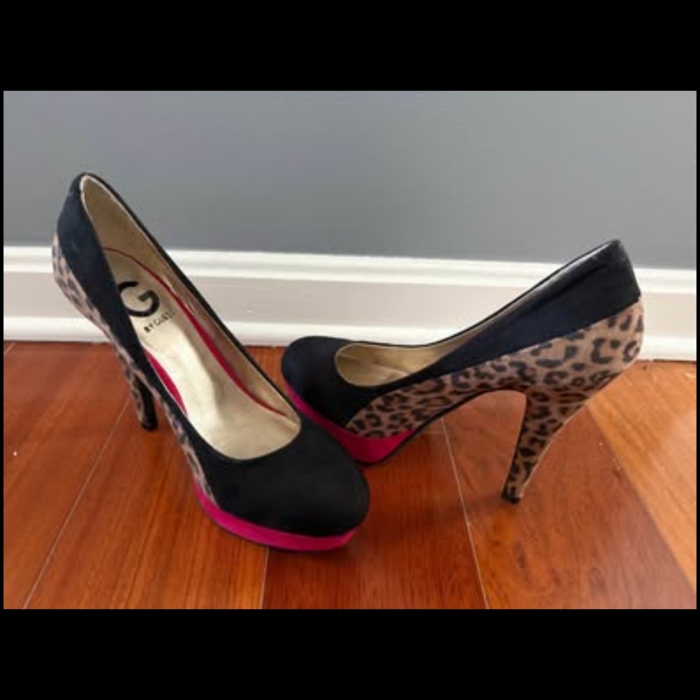 GUESS platform pumps size 7.5